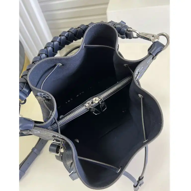 Fashionrepsfam ru LV 2111YA0036 Bags 0824